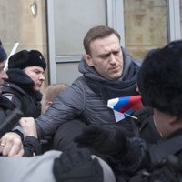 Navaļnija atbalstītāju protestos 257 aizturētie; opozicionāru policija atbrīvo