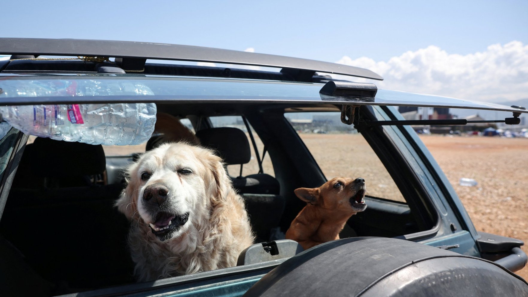 Hormuzu šķērsojuši pirmie kuģi; Irāna un citas valstis ziņo par jauniem uzbrukumiem