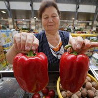 Pustukši veikalu plaukti un pārtikas ierobežojumi – Maskava pēc Putina sankcijām