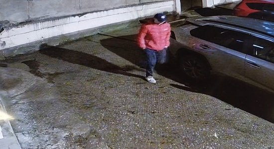 Policija publisko video un aicina palīdzēt 'Volvo' zagļa meklēšanā