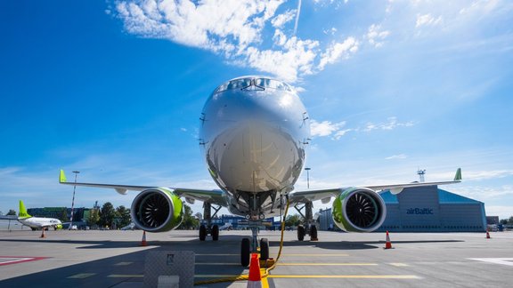 airbaltic airbus a220-300