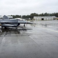Zviedrijā plāno atjaunot obligāto militāro dienestu