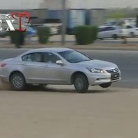 Video: arābu drifts pa koplietošanas ceļiem ar šaudīšanos