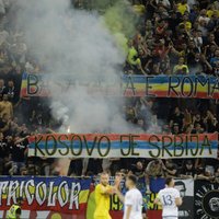 'Kosova ir Serbija' – Rumānijā fanu dēļ aptur 'Euro 2024' kvalifikācijas maču