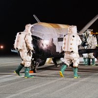 Pēc 908 dienām orbītā uz Zemes atgriežas noslēpumainākais ASV kosmosa lidaparāts