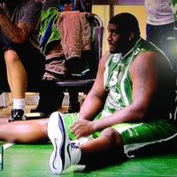 Bijušais NBA drafta devītais numurs atgriežas sportā 168 kilogramu svarā