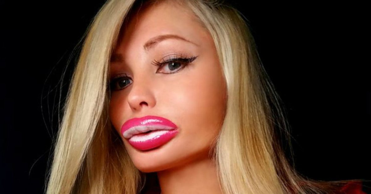 Силиконовые губы красивые. Габриэла ираскова барби. Силиконовые муклы бимбо. Силиконовые девушки 18. Силиконовые девушки 18.