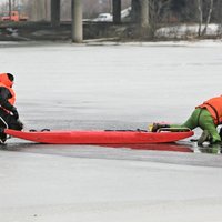 Otrdien Ventspils novadā upē ielūzuši divi cilvēki, viens gājis bojā