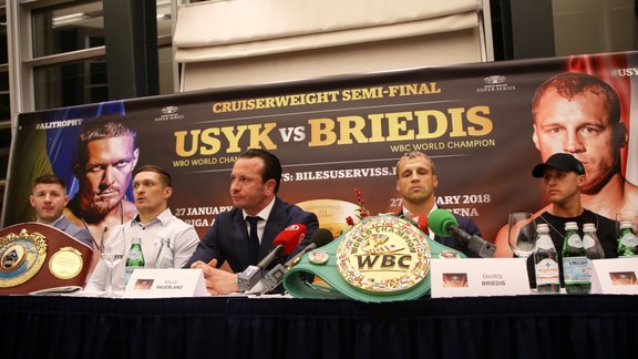 Bokss, Mairis Briedis un Oleksandrs Usiks. Preses konference - 22