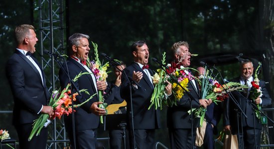 Foto: Ar kultūras ministra dalību izskanējis operas leģendai Jānim Zāberam veltītais koncerts