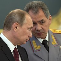 Putins pieprasījis Krievijas ģenerāļiem palikt Hersonā, ziņo laikraksts