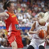 Сборная Латвии дала серьезный бой испанкам и вышла в плей-офф Евробаскета