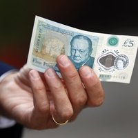 Vegāni un veģetārieši Lielbritānijā iebilst pret jauno piecu sterliņu mārciņu banknoti