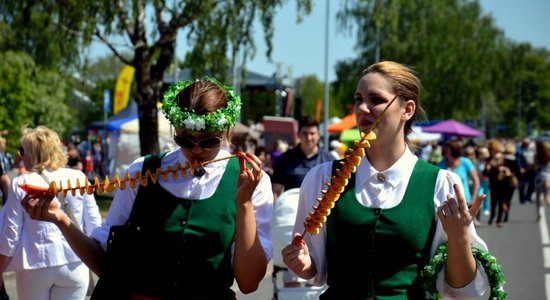 Foto: Ādažos ar vērienu svin Gaujas svētkus