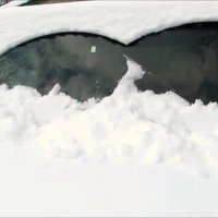 Video: Izgudroti pašklapējošie logu tīrītāji automobilim