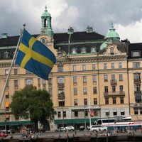 Zviedrija uz laiku atjauno robežkontroli migrantu pieplūduma dēļ
