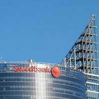 Joprojām sūdzas par problēmām 'Swedbank' kontos; banka aicina ziņot individuāli