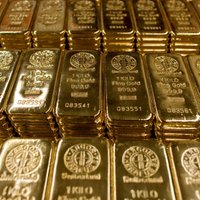 Centrālās bankas pirmo reizi desmit gadu laikā pārdod zeltu