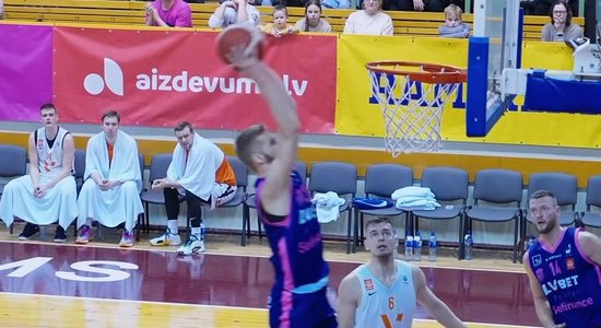 Video: Fantastisks moments vietējā basketbolā – "Rīgas Zeļļi" skaisti satricina grozu