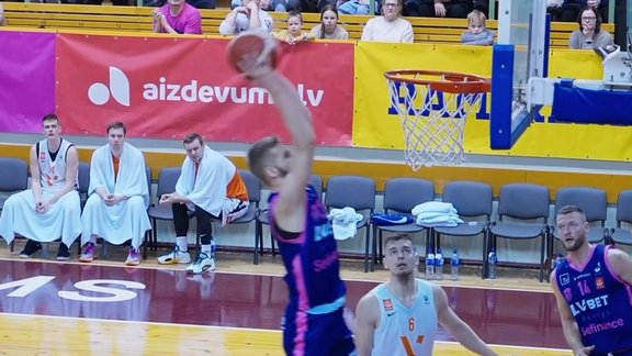 Video: Fantastisks moments vietējā basketbolā – "Rīgas Zeļļi" skaisti satricina grozu