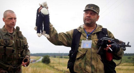 Nīderlande noraida Maskavas prasību 'MH17' notriecējus tiesāt Krievijā