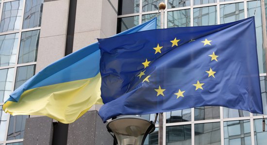 "Меньше слов, больше оружия": ЕС наращивает помощь Украине