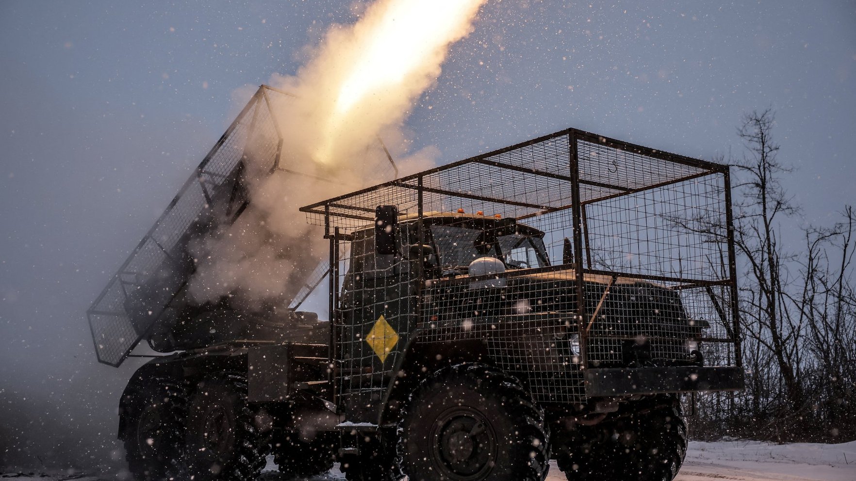FT: Krievijas zaudējumi strauji aug; Maskavas izrāviens frontē kļūst mazticamāks