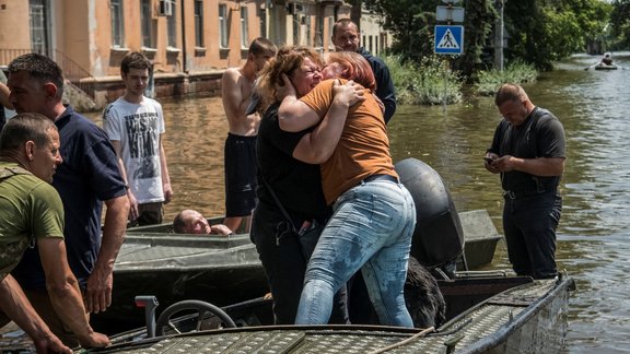 Ukraina, Kahovkas HES sprādziens, plūdi