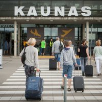 Коронавирус в Литве: на дежурства в порт и аэропорты заступают военные
