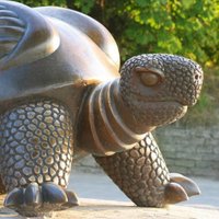 Grib izsolē pārdot Jūrmalas neoficiālo simbolu – bronzas 'Bruņurupuci'