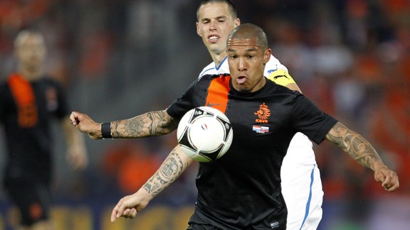 Nīderlandes futbola izlasei mačā pret Latviju nepalīdzēs Naidžels de Jongs Nīderlandes futbola izlasei mačā pret Latviju nepalīdzēs Naidžels de Jongs