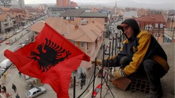 Albānijas karogs Kosovā. Foto: EPA-AFI