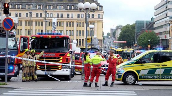 Turku uzbrucējs sadur vairākus cilvēkus  - 7