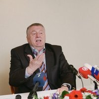 Krievija Vešņakovu atsauks uz konsultācijām, paziņo Žirinovskis