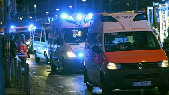 Auto ietriecas Ziemassvētku tirdziņā Magdeburgā 20.12.24