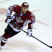 Rīgas 'Dinamo' atteikumu draftā izliek Robu Šrempu