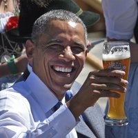 ФОТО: Обама предложил перенести саммит G7 в пивную