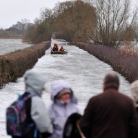 Foto: Pēc baisajām decembra aukām Britu salas nonāk plūdu varā