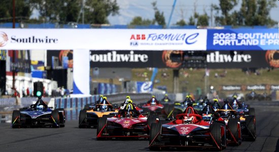 403 apdzīšanas vienā sacīkstē: 'Formula E' īpatnējā sezona turpinās