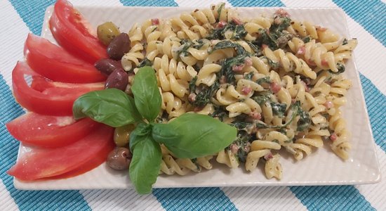 Fusilli ar spinātu un gorgonzolas mērci