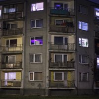 Sērijveida dzīvokļu cenas Rīgā turpinājušas sarukt sesto mēnesi pēc kārtas