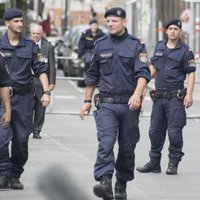 Austrijas policija un armija no pirmdienas veiks kontroli uz robežas ar Ungāriju