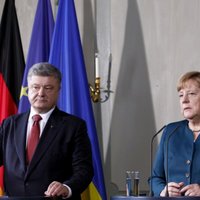 Merkele atbalsta jaunu Ukrainas miera sarunu rīkošanu