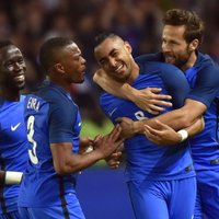 Francijas futbolisti pārbaudes spēlē pēdējā minūtē izrauj uzvaru pār Kamerūnu
