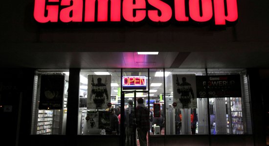 Amatieru investoru izglābtais 'GameStop' gatavojas 'ekstrēmai taupībai'