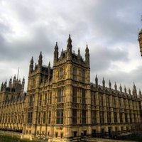 Britu likumdevēji noraida Džonsona priekšlikumu par vēlēšanām 12.decembrī