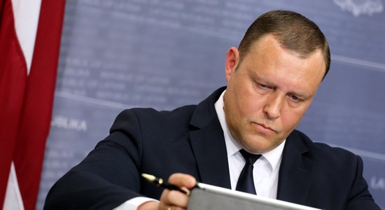 Iekšlietu ministrs kopš Ukrainas-Krievijas notikumiem 'melnajā sarakstā' iekļāvis 21 personu