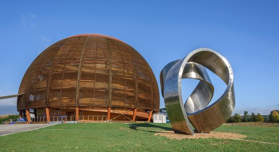 Simtiem Krievijas zinātnieku "jākravā koferi" – CERN izraidīs agresorvalsts pētniekus