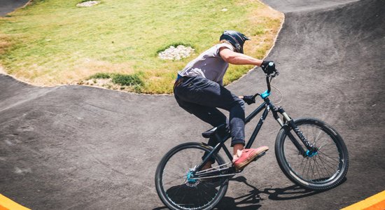 Ādažos uzsāk multifunkcionālas velotrases būvniecību