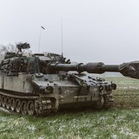 Vērienīgs papildinājums armijai: Latvija no Austrijas iegādāsies 47 pašgājējhaubices